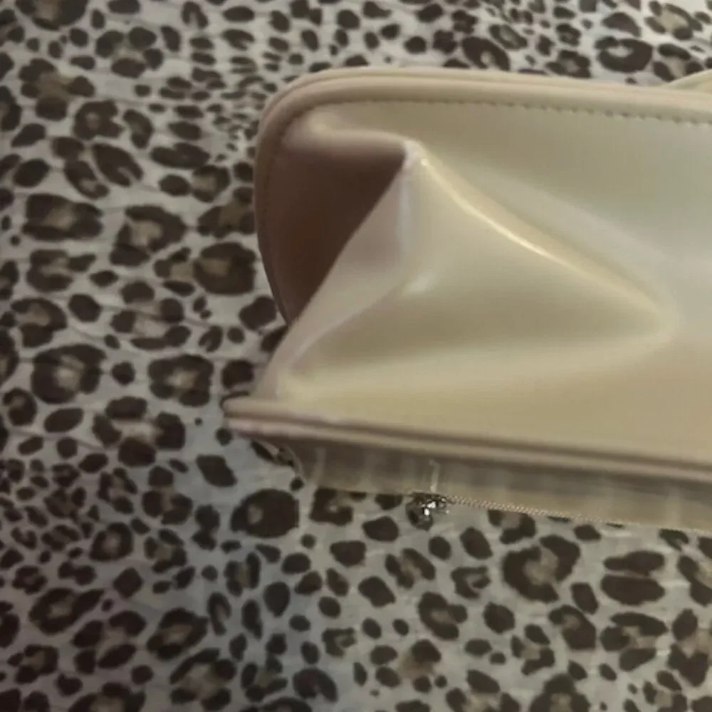 Alicia Paris Cream shoulder bag